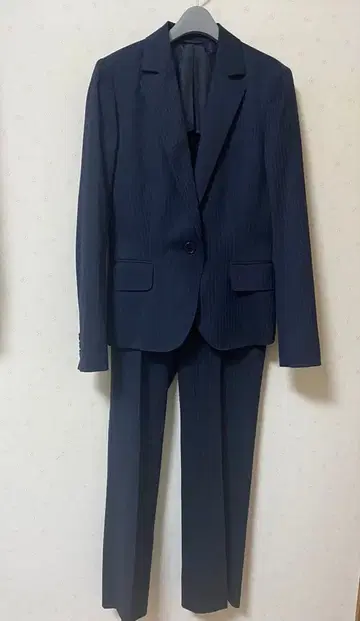 네이비 스트라이프 비즈니스 정장