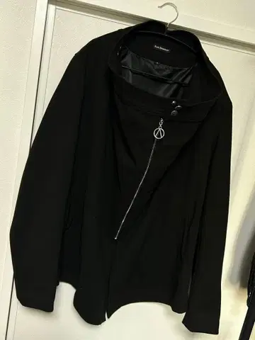 Dark illuminate 자켓