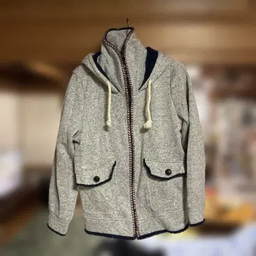 Power To The People 후드 부착 자켓