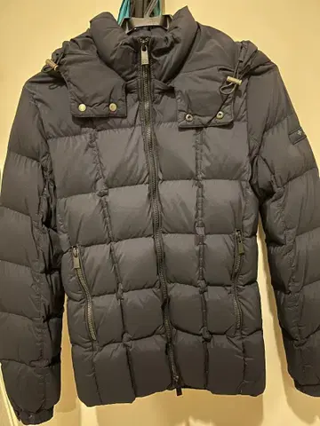 타트라스 다운 자켓 후드 부착