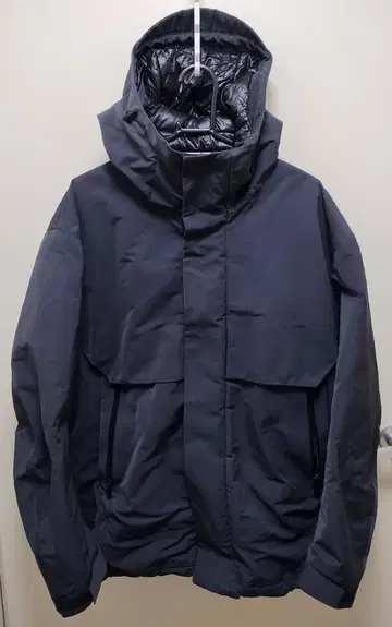 유니클로 하이브리드 다운 +J 다크 그레이 S