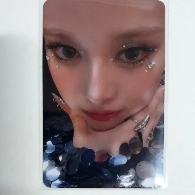 이즈나 방지민 네모앨범 애플뮤직 럭드 미공포