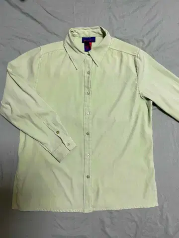 옐로우 그린 셔츠 벨로아 계열 소재