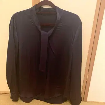 [ 새상품급 ] PINKY&DIANNE 보타이 새틴 블라우스