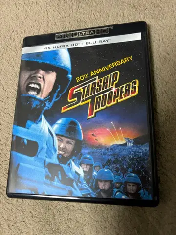 스타쉽 트루퍼스 4K UHD
