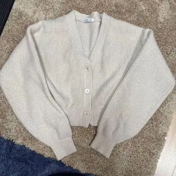 새상품급 EVERYDAY I LIKE. 베이지 리브 가디건