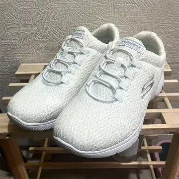 SKECHERS 화이트 메쉬 스니커즈
