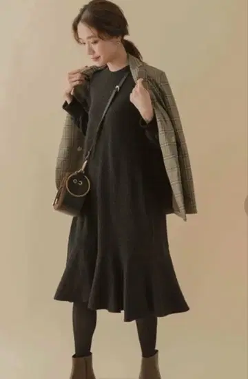 [ F by ROSSO ] 밑단 플레어 원피스