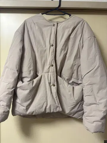 베이지 버튼 다운 자켓