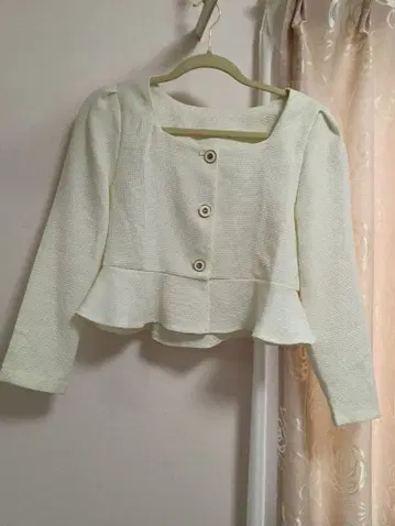 아이보리 노카라 페플럼 자켓