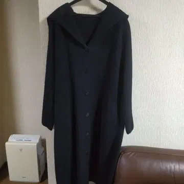 후드 부착 블랙 롱 코트