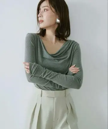 anuans 개더 드레이프 컷 상의 그레이