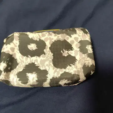 레스포 레오파드 무늬 파우치