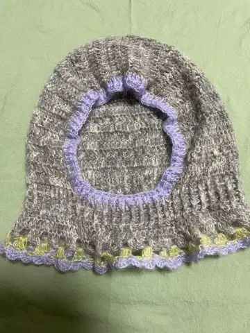 labyrinth 그레이 니트 모자 프릴 달린 발라클라바