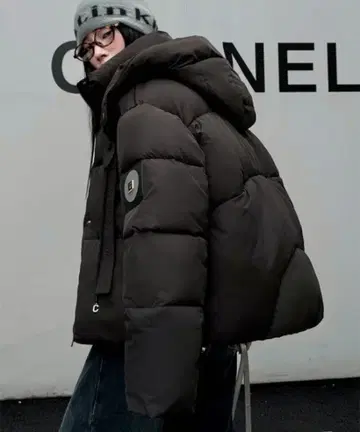 Ritzy 후드 부착 프론트 테이프 디자인 에코 다운 자켓