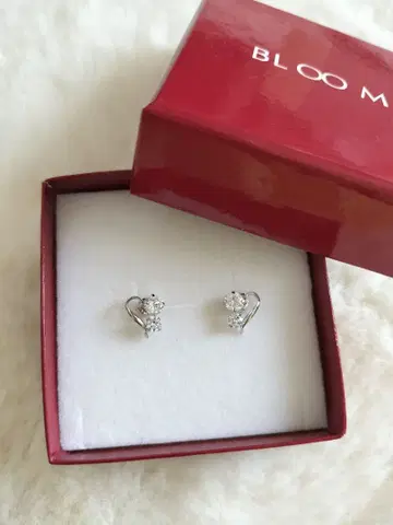 미사용품 BLOOM K5 화이트 골드 하트형