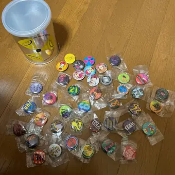 hide 2003년 달력 캔뱃지 41개 결품