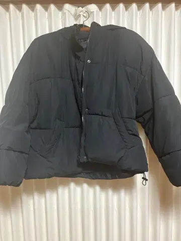 Discoat 볼륨 페이크 다운 블랙