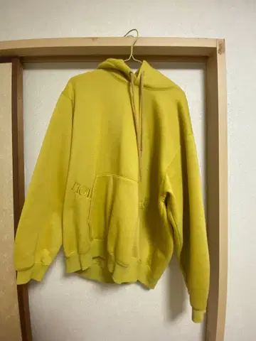 TIGHTBOOTH 후드티