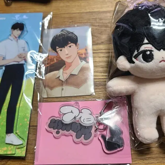 플레이브 하민 육여름 아크릴 스탠드 삼왜 키링 비공식 인형