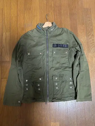 올리브 그린 밀리터리 자켓