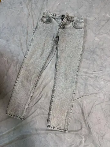 엠포리오 아르마니 라이트 그레이 데님 정가 3만엔 정도