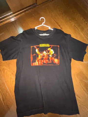 against NIRVANA 블랙 T셔츠