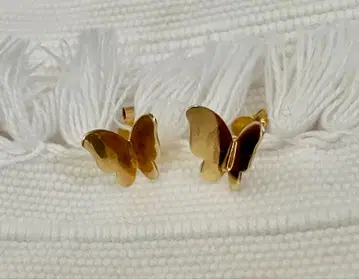 버터플라이 귀걸이