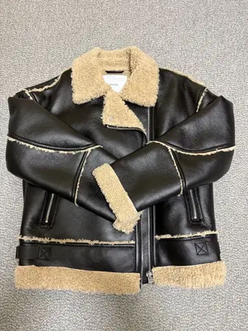 Bershka 무스탕 코트