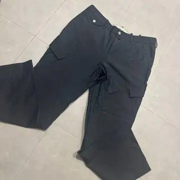 새상품급 마크앤로나 카고 팬츠 사이즈 xL