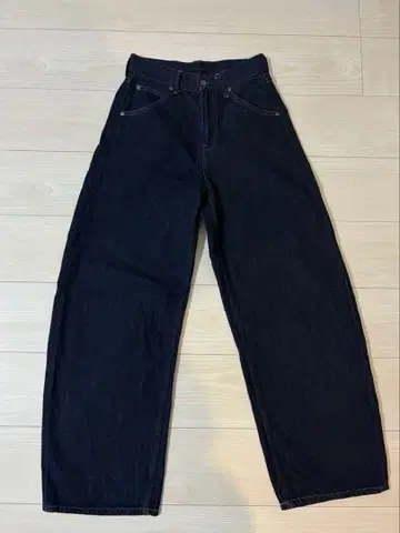 UNIQLO 배기 커브 청바지 사이즈 23