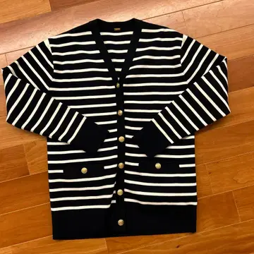 Mila Owen 미라 오웬 골드 버튼 디자인 롱 기장 가디건 M