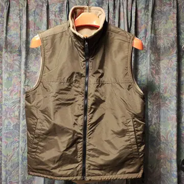 올리브 그린 경량 베스트