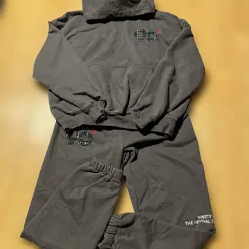 9090 맨투맨 세트 상하의 세트 M 사이즈