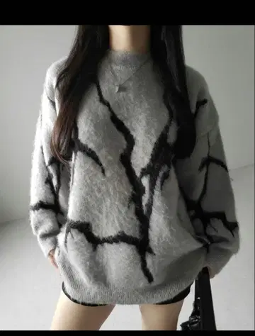 그레이 CRACK 모헤어라이크 오버 니트
