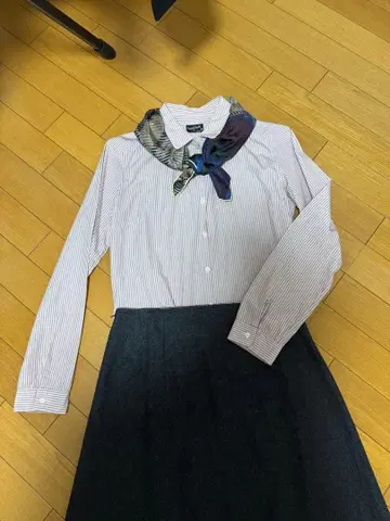 마가렛호웰 긴팔 셔츠