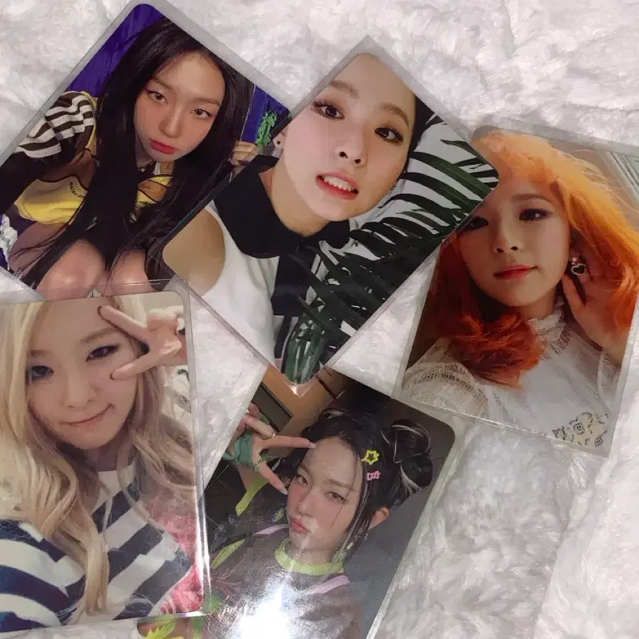 RED VELVET | 레드벨벳 Red Velvet LaRouge photocard sells them
