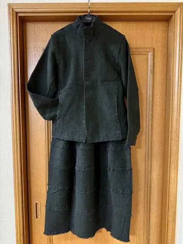 요건 레일 올리브 그린 울 셋업