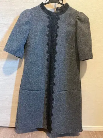 그레이 반팔 원피스 레이스 디테일