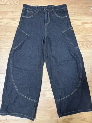 ADWENS 커브드 데님 블랙