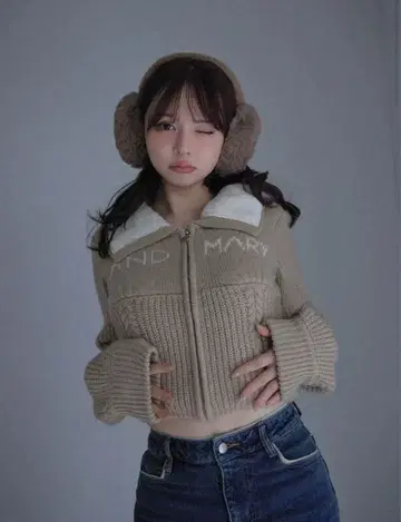 Andmary Mary 로고 집 탑스 베이지 AM1508