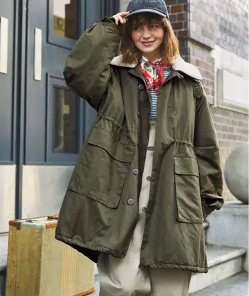 올리브 후드 부착 모즈 코트