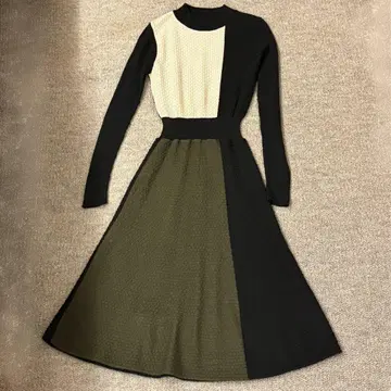 인터플래닛 리브 니트 원피스 블랙 화이트 그린 3가지 색상 배색