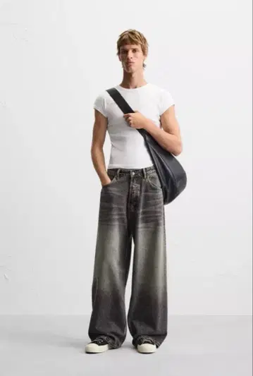 ZARA 슈퍼 배기 핏 청바지 EU38