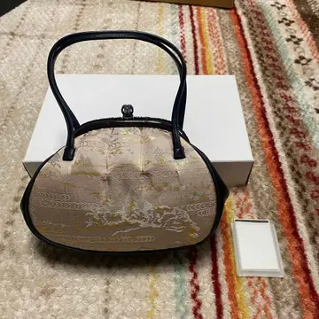 기모노 가방 기모노 미사용 여성용 베이지 화이트와 금 자수 손거울 핸드백