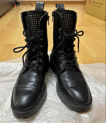 [ 새상품급 ] ZARA 스터드 레이스업 블랙 부츠 36