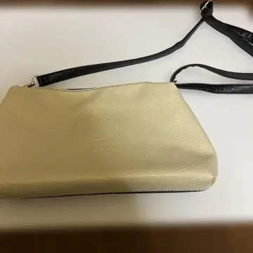 아이보리 블랙 숄더백