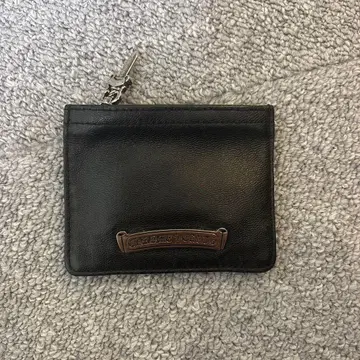 블랙 로고 플레이트 부착 코인 케이스