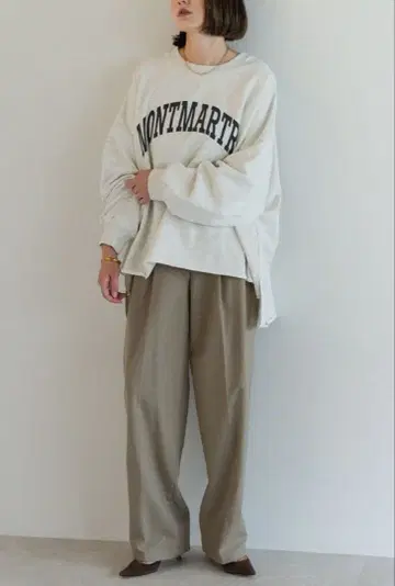 봉사가 MONTMARTRE 프린트 오버 사이즈 맨투맨