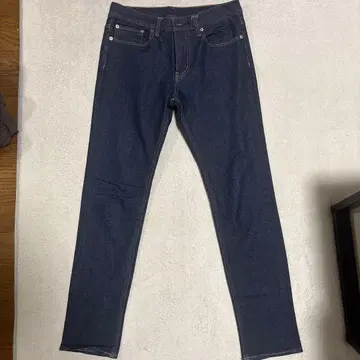 다크 네이비 슬림핏 데님 팬츠